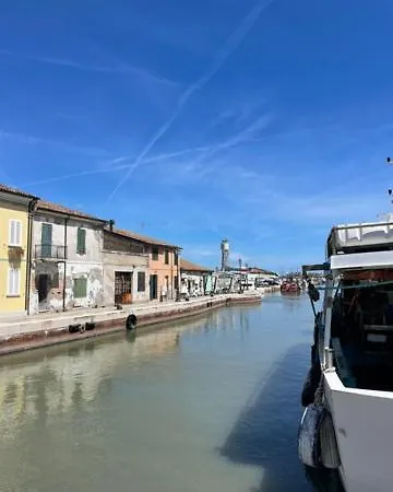 La Bomboniera & *